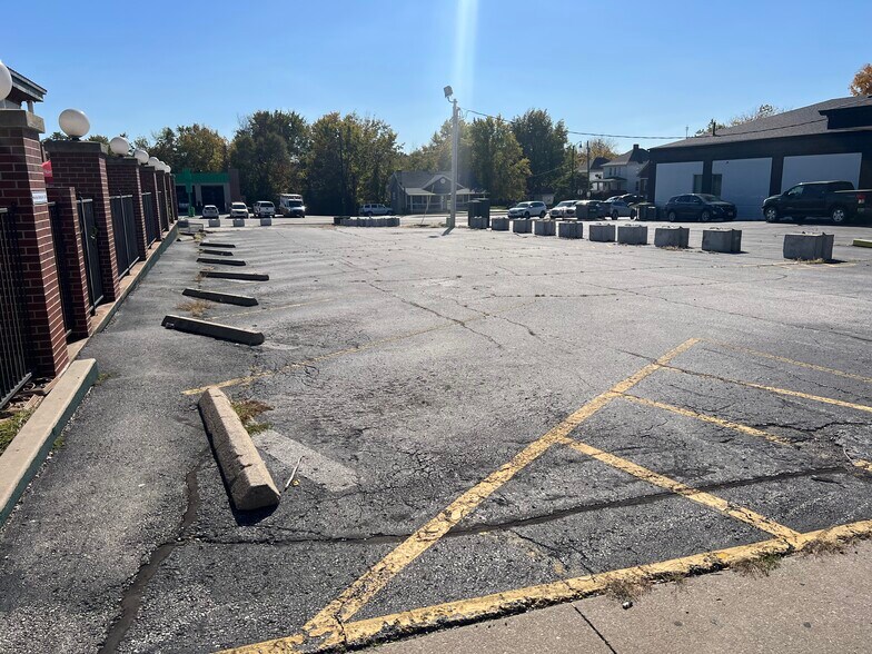 More Photos Of 118 W 4th St, Fulton Land For Lease