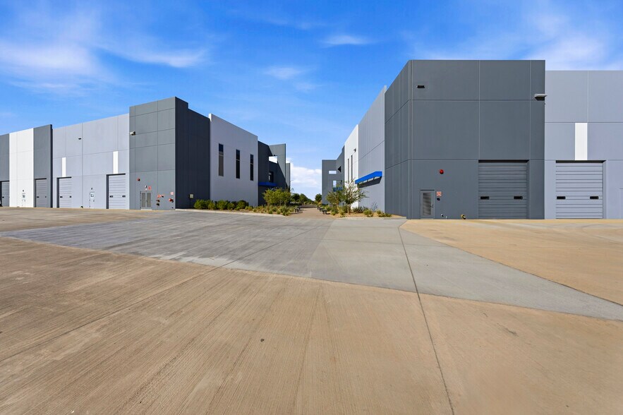 More Photos Of 6459 S Sossaman Rd, Mesa Warehouse For Lease