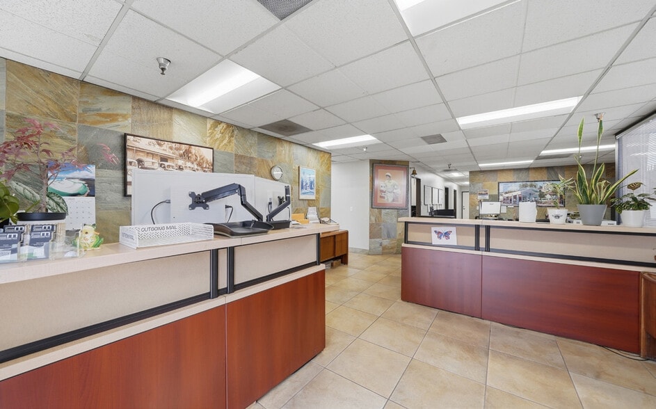 More Photos Of 636 Poinsettia St, Santa Ana Warehouse For Sale