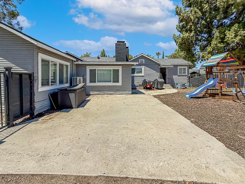 More Photos Of 1492 Sinaloa Rd, Simi Valley Religious Facility For Sale