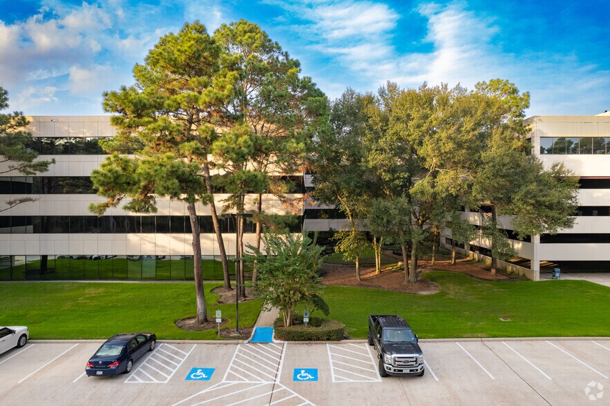 More Photos Of 14950 Heathrow Forest Pky, Houston Office For Lease