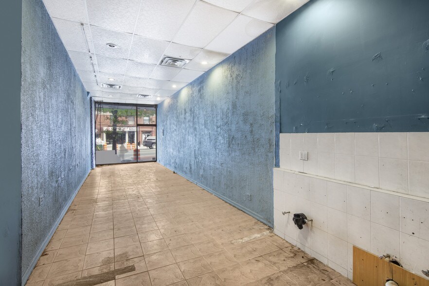 More Photos Of 1727 Second Ave, New York Apartments For Lease