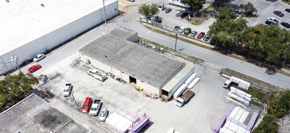 Primary Photo Of 930 E Oak St, Lakeland Warehouse For Lease