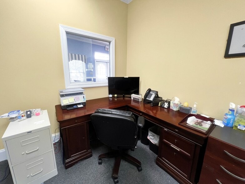 More Photos Of 205 Patton St, Danville Office For Lease
