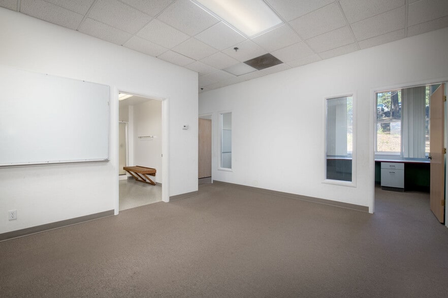 More Photos Of 350 Crown Point Cir, Grass Valley Office For Lease