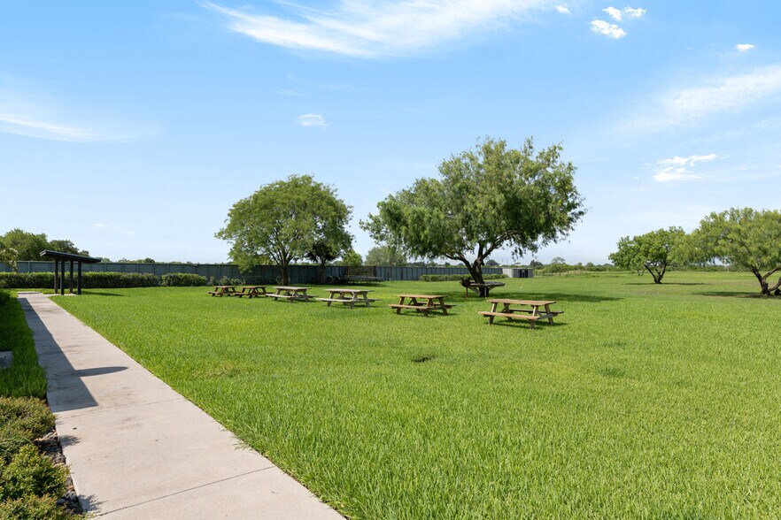 More Photos Of 715 N Medford Rd, Brownsville Lodge Meeting Hall For Lease