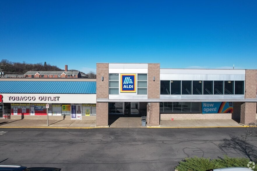 More Photos Of 136 McKees Rocks Plz, McKees Rocks Unknown For Lease