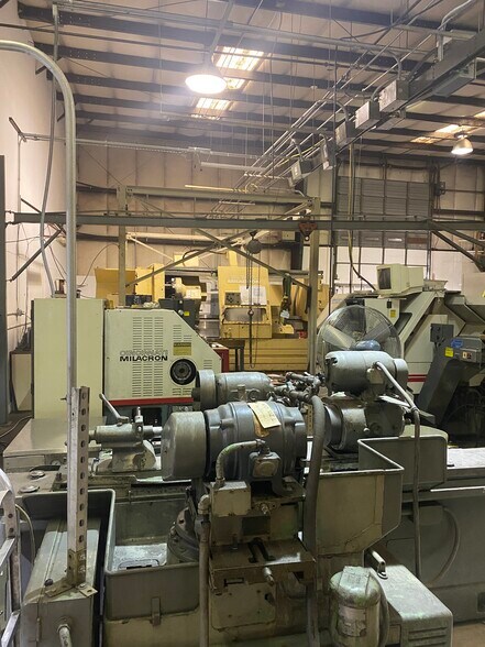 More Photos Of 1033 Cavalier Blvd, Chesapeake Manufacturing For Sale