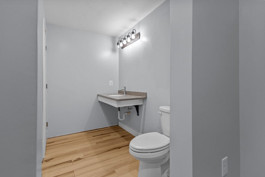 More Photos Of 98 Minebrook Rd, Webster Self Storage For Sale