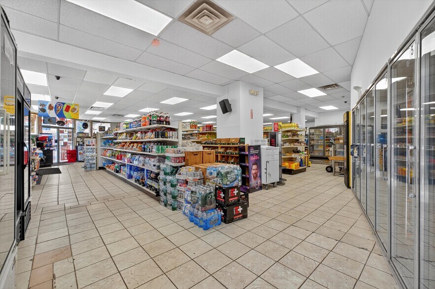 More Photos Of 4 Oscawana Lake Rd, Putnam Valley Supermarket For Sale