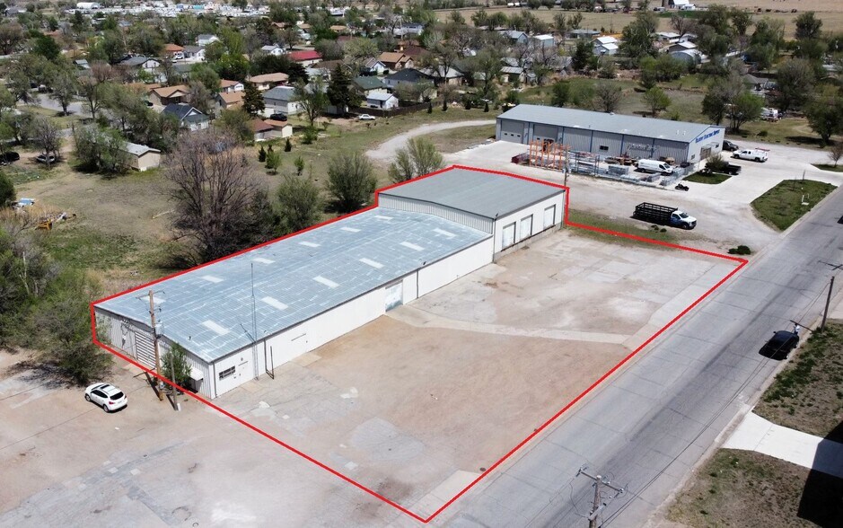 More Photos Of 102 Pearl St, Dodge City Warehouse For Sale