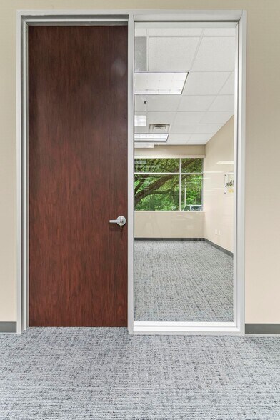 More Photos Of 4101 Interwood N Pky, Houston Medical For Lease