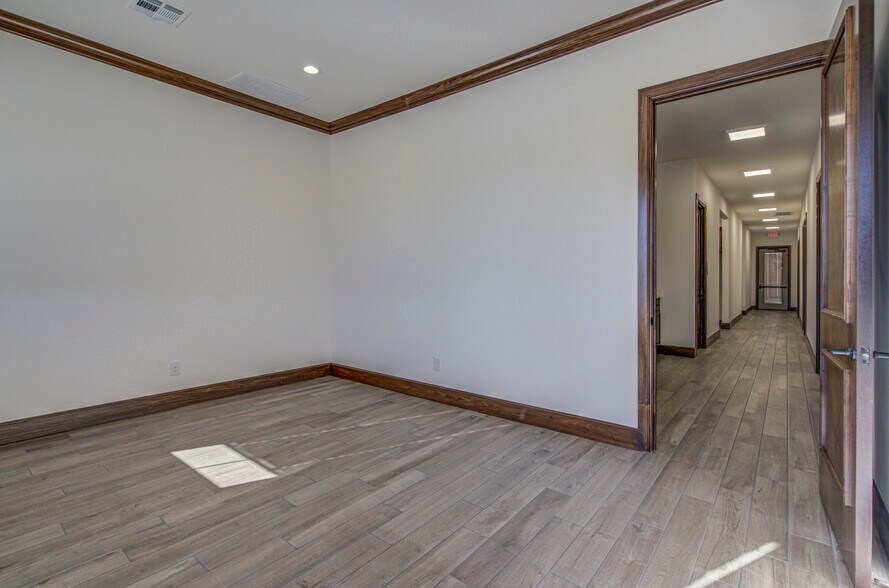 More Photos Of 1301 Magnolia Ct, Moore Office For Lease