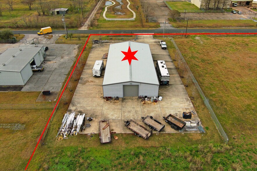 More Photos Of 1070 N Pine Rd, Texas City Light Distribution For Sale