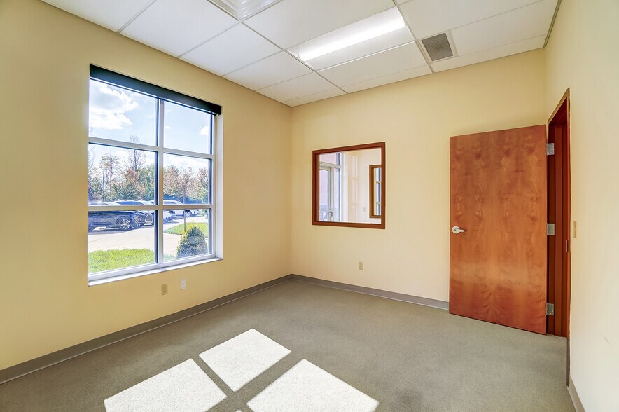 More Photos Of 1740 Thomas Paine Pky, Dayton Warehouse For Lease