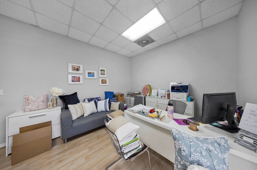 More Photos Of 2693 W 76th St, Hialeah Warehouse For Sale