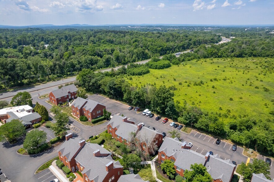 More Photos Of 821-824 Courtyard Dr, Hillsborough Office For Lease