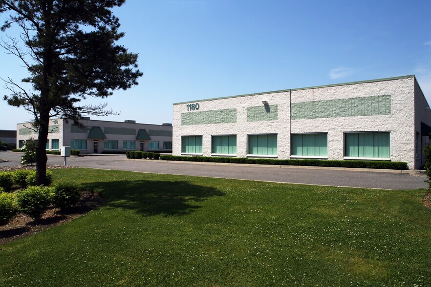 More Photos Of 1170 Lincoln Ave, Holbrook Warehouse For Lease