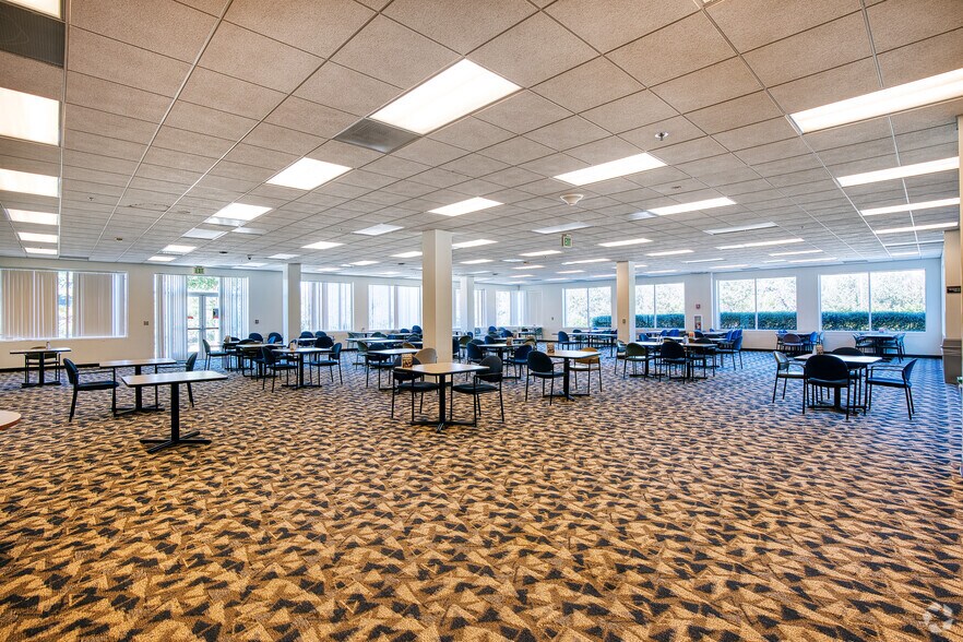 More Photos Of 450 American St, Simi Valley Office For Lease