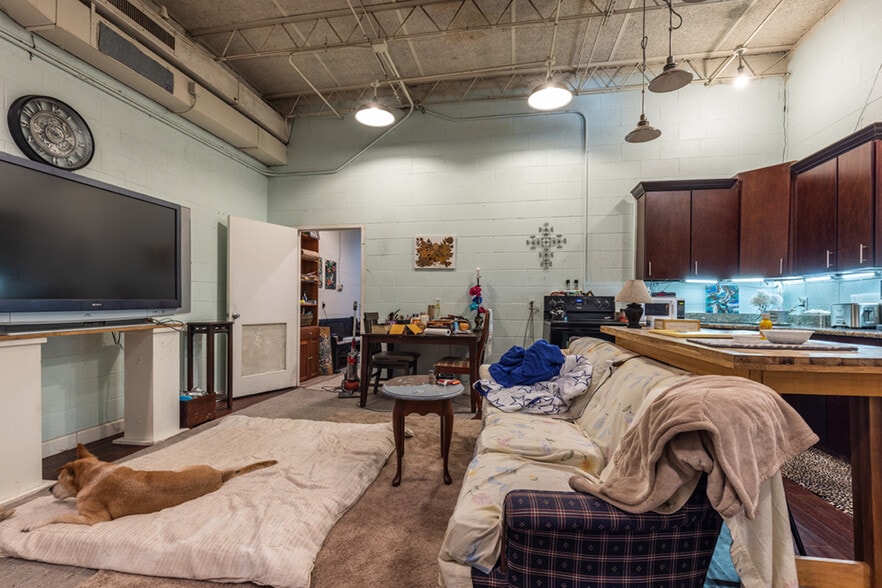 More Photos Of 8871 Griffith Rd, Nashville Warehouse For Sale