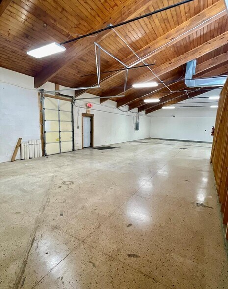 More Photos Of 705 Texas Blvd, Bethalto Restaurant For Sale