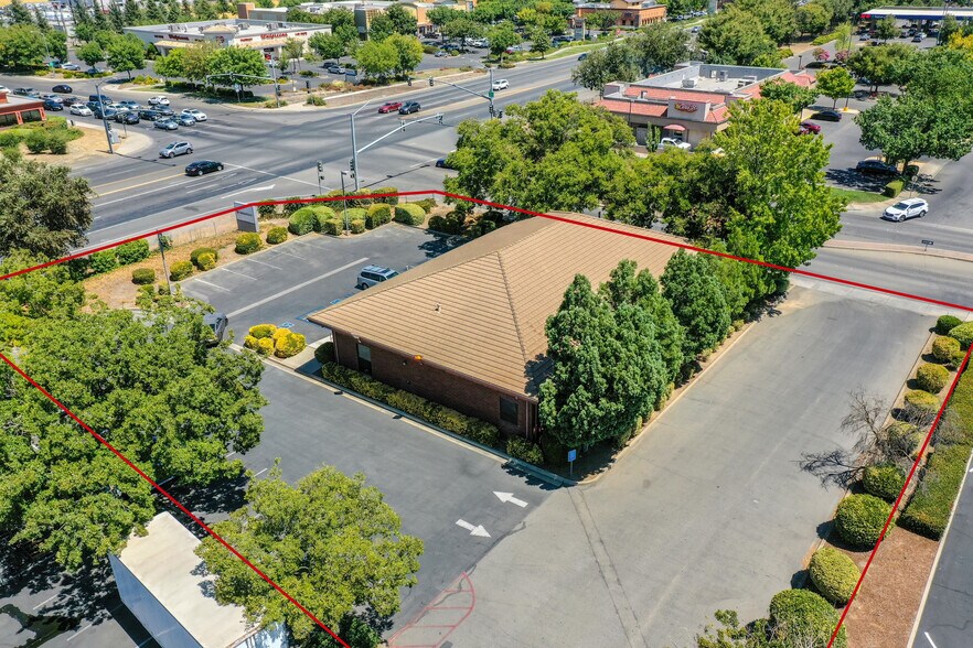More Photos Of 998 Tharp Rd, Yuba City Bank For Lease