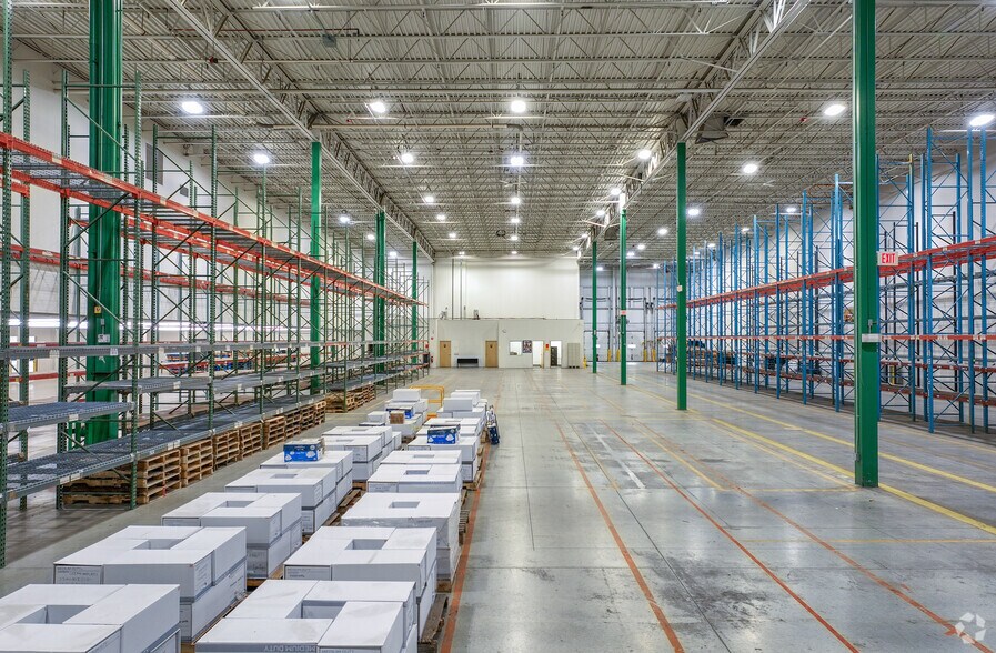 More Photos Of 300 Jubilee Dr, Peabody Manufacturing For Lease