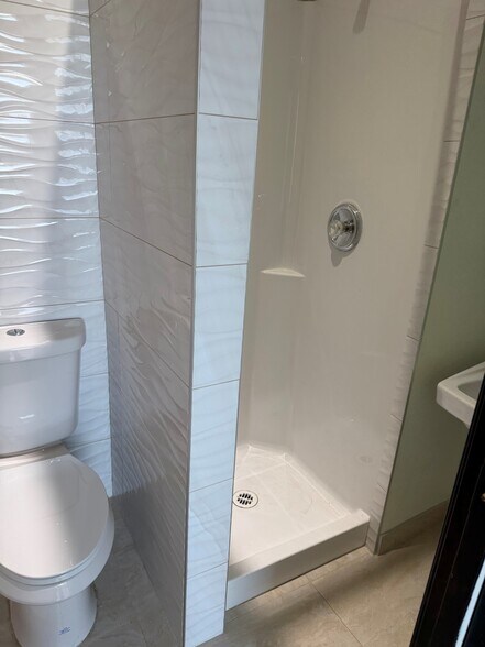 More Photos Of 9200 Mary St, Chilliwack Storefront Retail Office For Sale