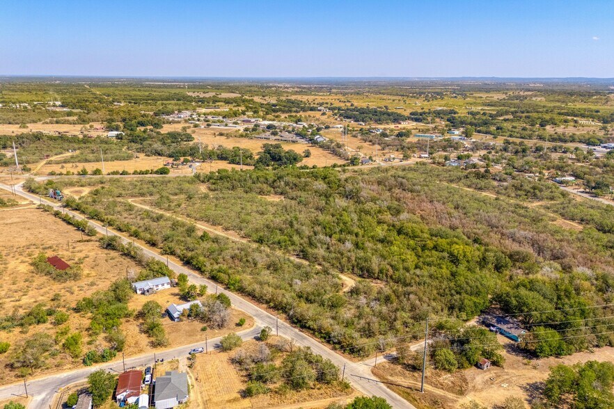 More Photos Of TBD HACKBERRY St, Luling Land For Sale