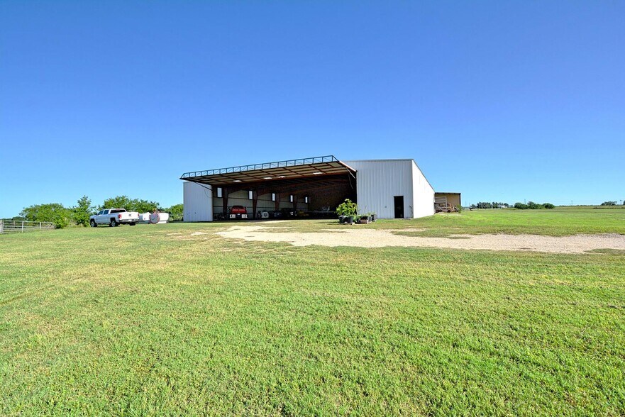 More Photos Of 4545 E FM 775, Seguin Manufacturing For Sale