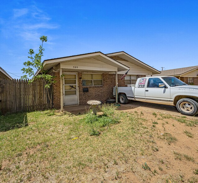 More Photos Of 501-524 Plaza Dr, Slaton Apartments For Sale