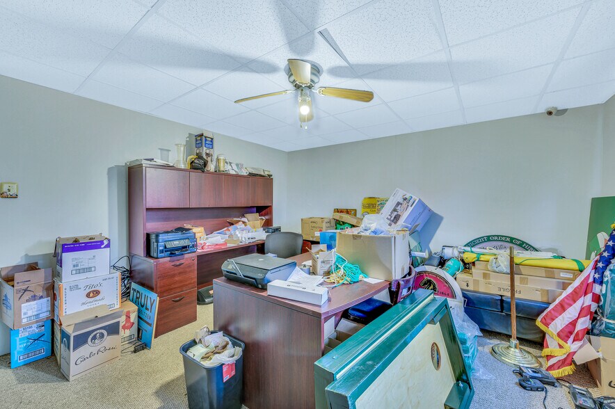More Photos Of 524 Court St, Scranton General Retail For Sale
