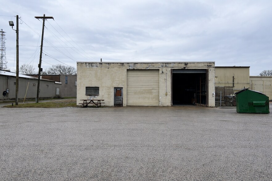 More Photos Of 432 N Royal St, Jackson Warehouse For Lease
