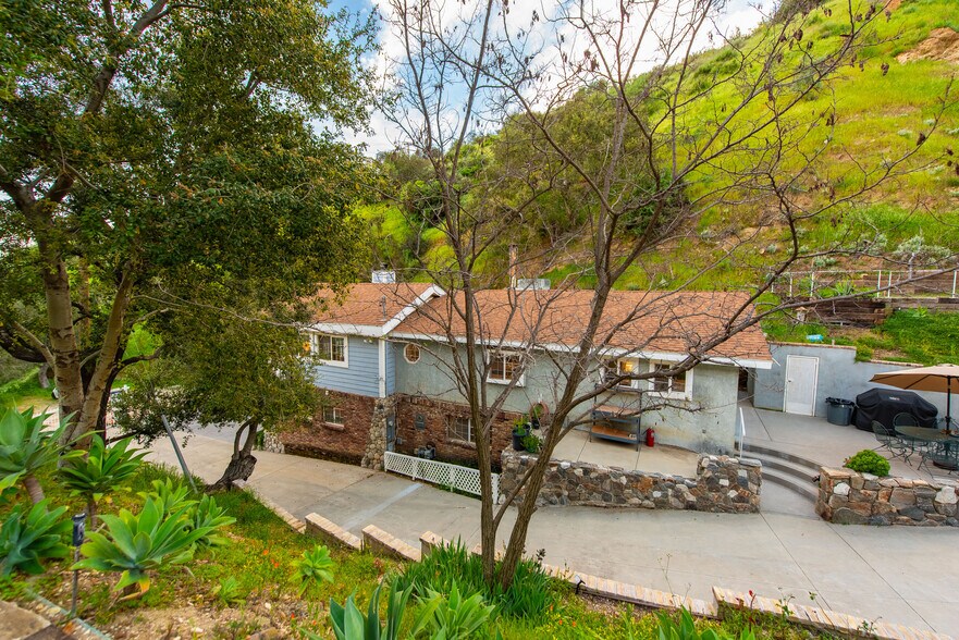 More Photos Of 12141 Wildwood Trl, Kagel Canyon Specialty For Sale