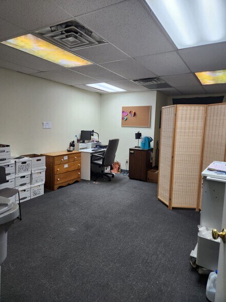 More Photos Of 743 Columbia Tpke, East Greenbush Medical For Lease