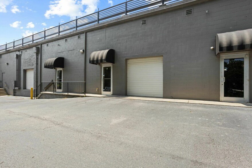 More Photos Of 3014 N Main St, Anderson Storefront Retail Office For Lease