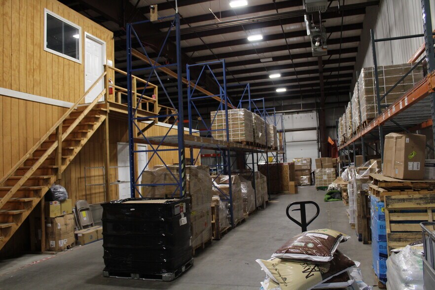 More Photos Of 6 Industrial Way, Milford Warehouse For Lease