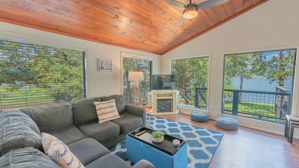 Primary Photo Of 108 E Barker Creek Dr, Scroggins Flex For Sale