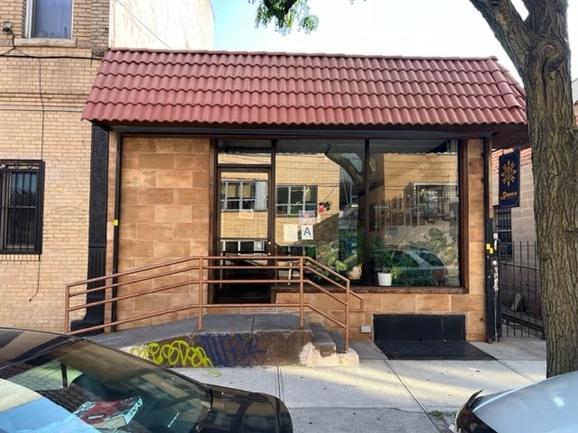 More Photos Of 377 Seneca Ave, Ridgewood Storefront Retail Office For Lease