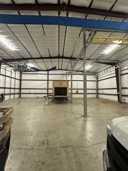 More Photos Of 3001 S Darla Ave, Gonzales Warehouse For Lease