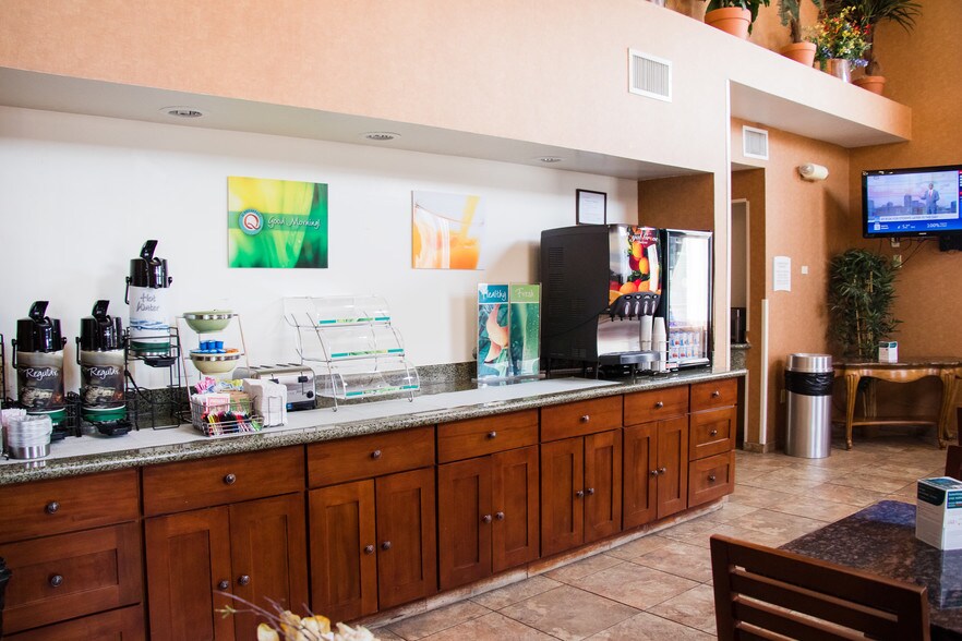 More Photos Of 3610 N Lovington Hwy, Hobbs Hotel For Sale