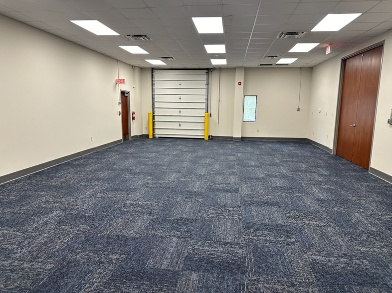 More Photos Of 33 Park Of Commerce Way, Savannah Medical For Lease