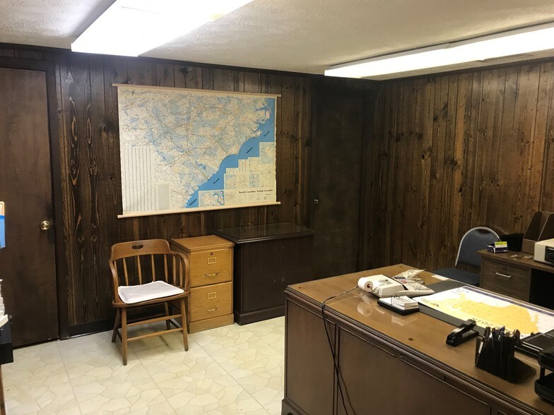 More Photos Of 225 Dunn Rd, Fayetteville Showroom For Sale