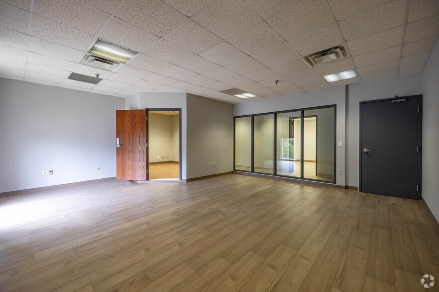 More Photos Of 2181 Grand Ave, Cincinnati Manufacturing For Sale