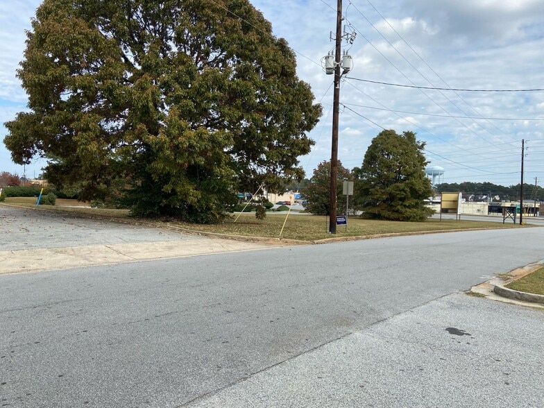 More Photos Of 7631 Highway 85, Riverdale Land For Sale