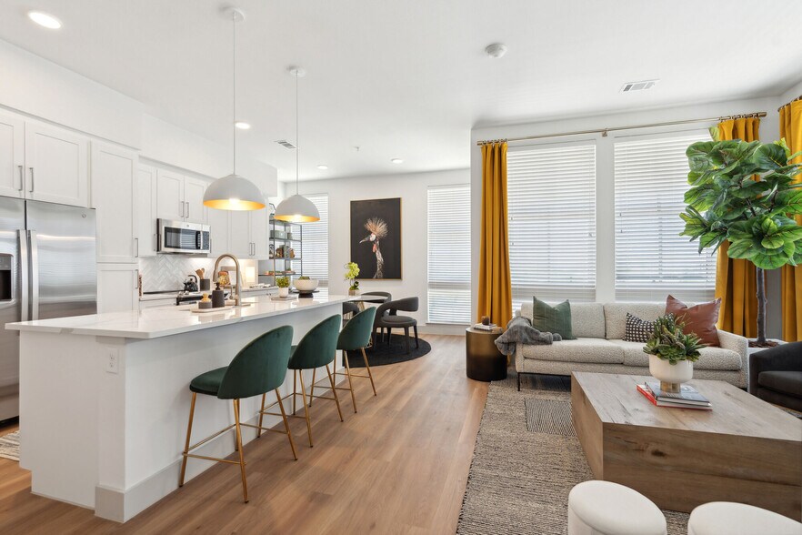 More Photos Of 150 W Main St, Richardson Apartments For Lease