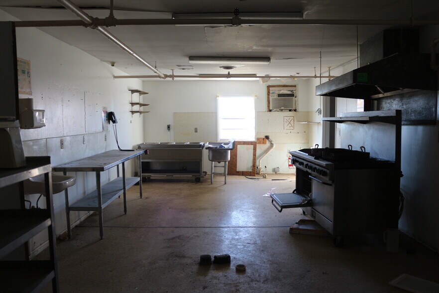 More Photos Of 1500 W Walnut St, Jacksonville Skilled Nursing Facility For Sale