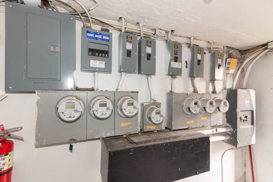 More Photos Of 46 W Biddle St, Baltimore Apartments For Sale