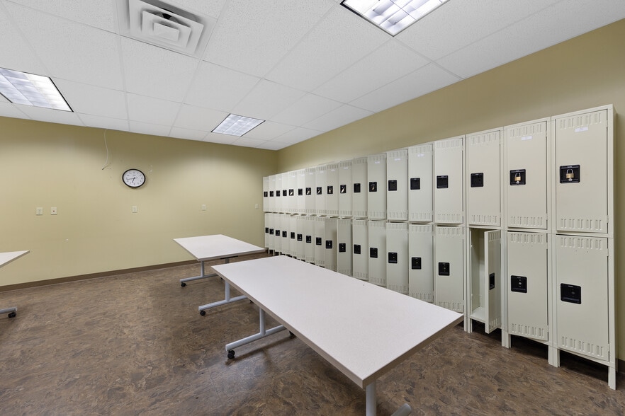 More Photos Of 180 Ushers Rd, Round Lake Warehouse For Sale