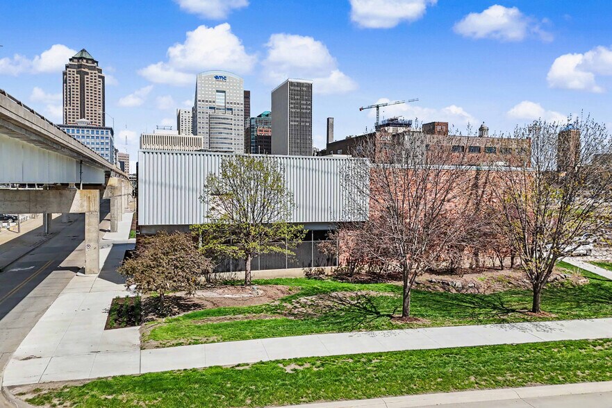More Photos Of 113 SW 8th St, Des Moines Warehouse For Lease